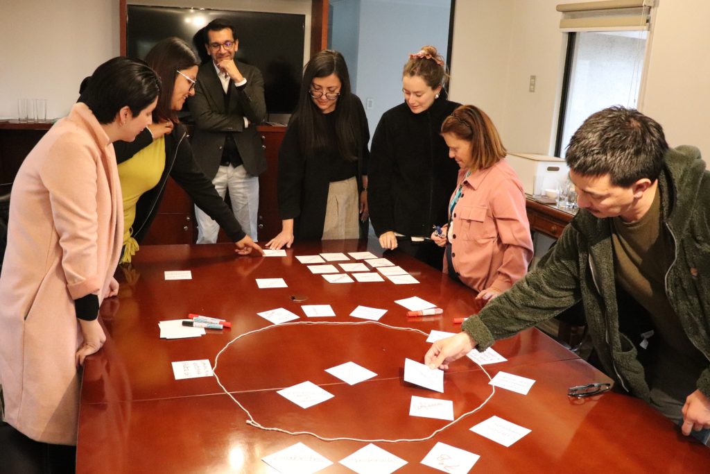 Fortaleciendo el trabajo en equipo en el área de Inglés