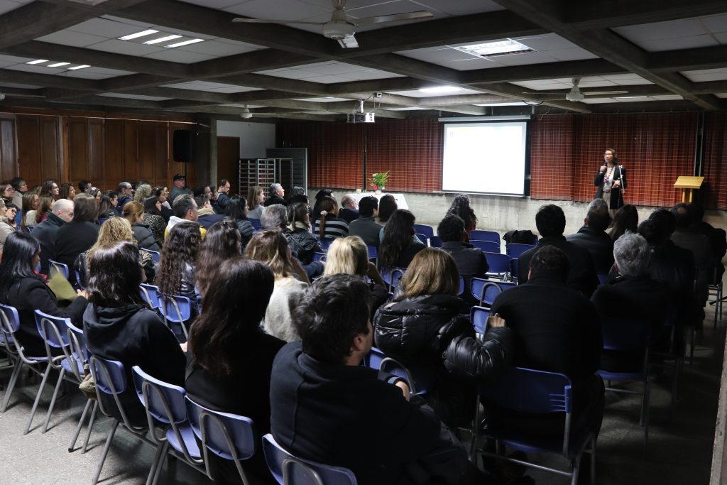 Colegio San Esteban fortalece el rol de las familias con charlas formativas en reuniones de apoderados