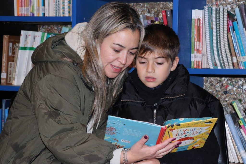 Familia y Colegio promoviendo la lectura